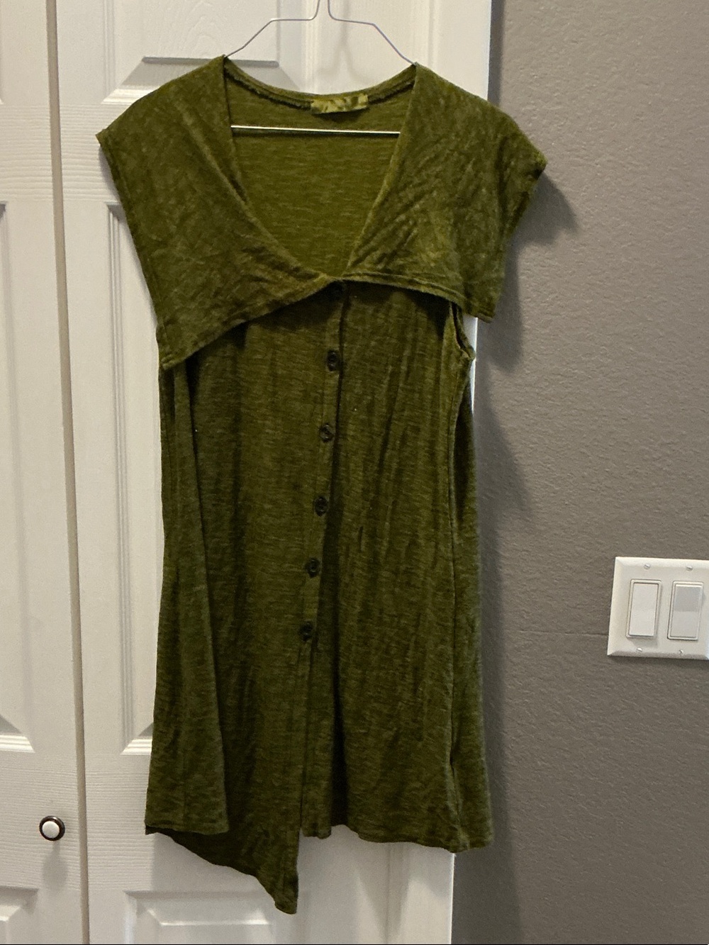 cut loose Olive Green Button-Front Midi Dress